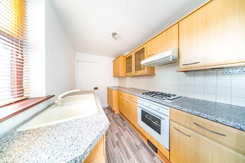 46 Columbia Road kitchen.jpg