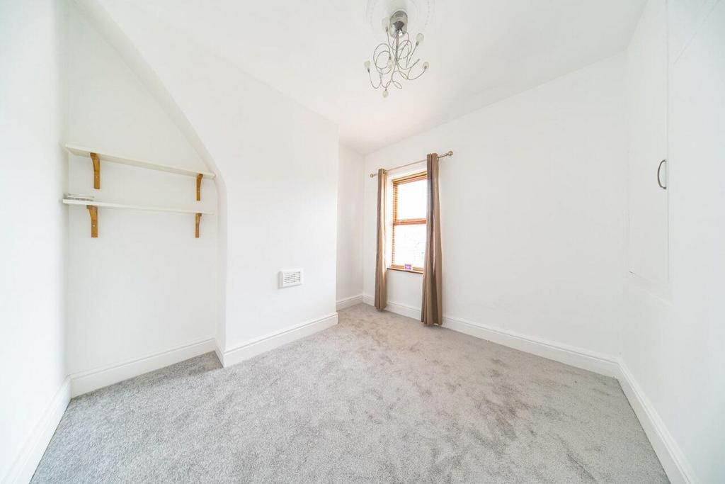 46 Columbia Road bedroom 2.jpg
