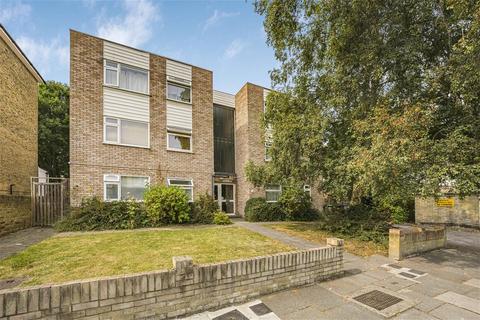 4, Greystones, 7 Manor Road, Twickenham, TW2 5DW