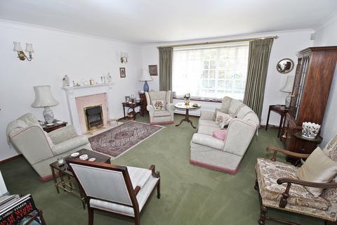 4 bedroom detached house for sale, Ampthill Road, Flitwick