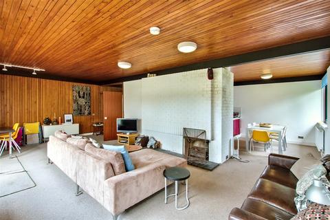 3 bedroom detached bungalow for sale, Napier Gardens, Cardigan