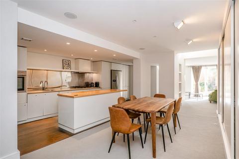 2 bedroom flat for sale, Ormonde Terrace, Primrose Hill, NW8