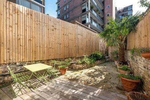 2 bedroom flat for sale, Ormonde Terrace, Primrose Hill, NW8