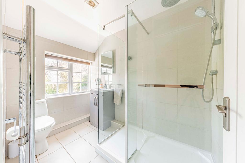 Shower Room W.C (1)
