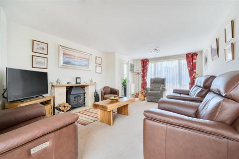 2 bedroom detached bungalow for sale, Oakwood Road, Maidstone