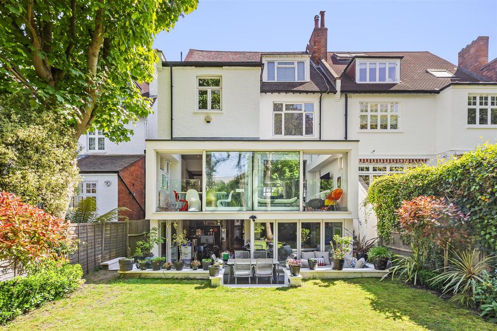 Clorane Gardens,NW3-11.jpg