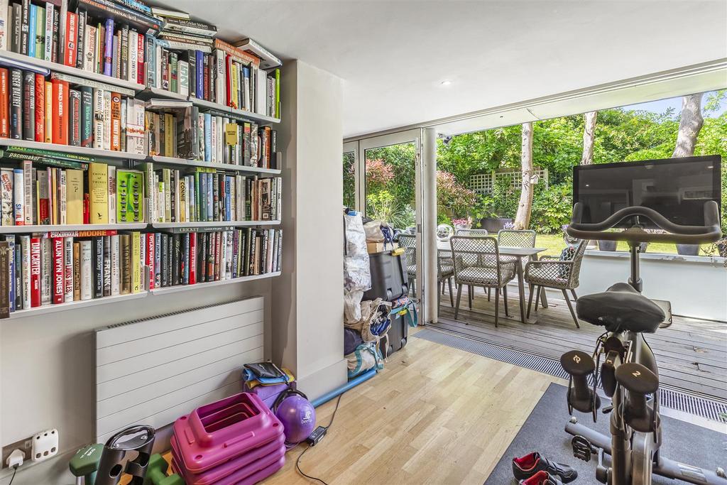 Clorane Gardens,NW3-17.jpg