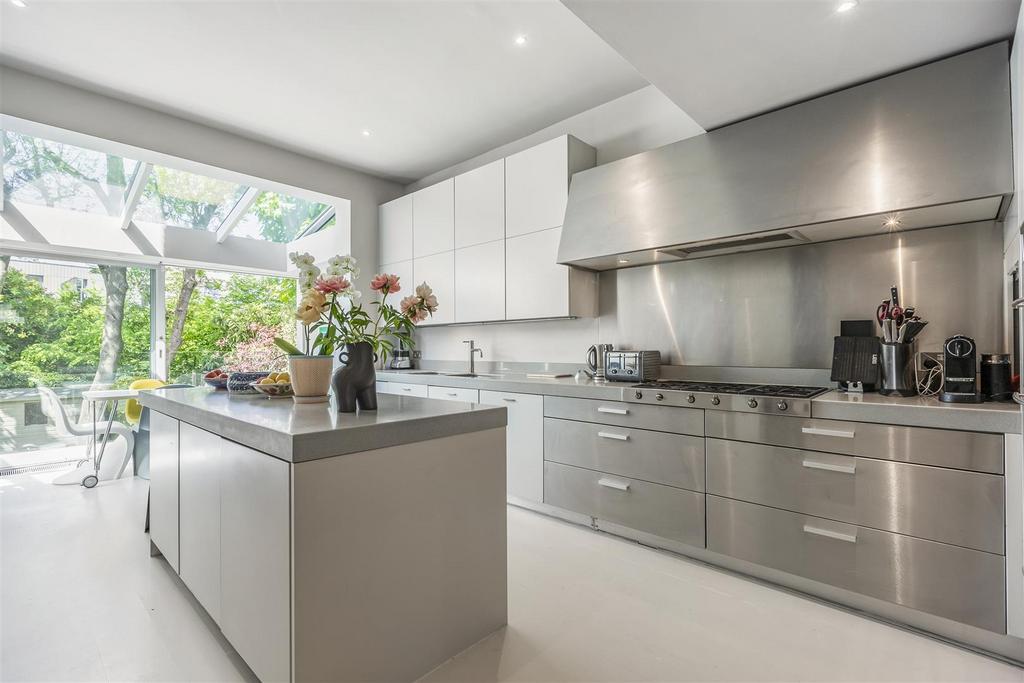 Clorane Gardens,NW3-27.jpg