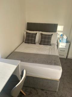 3 bedroom flat to rent, Benvie Road, Dundee DD2