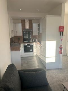 3 bedroom flat to rent, Benvie Road, Dundee DD2