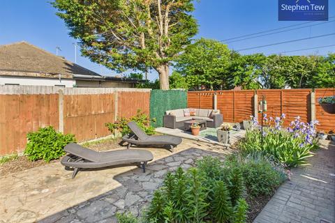 2 bedroom semi-detached bungalow for sale, Meadow Crescent, Poulton-Le-Fylde FY6
