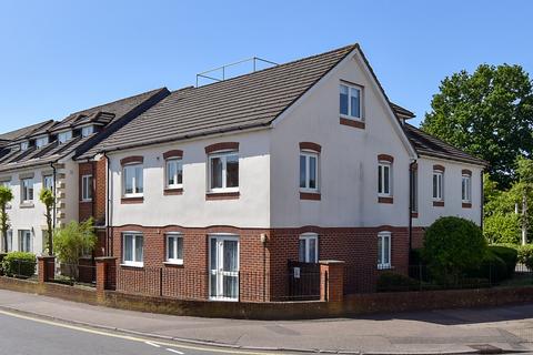 2 bedroom ground floor flat for sale, Gales Drive, Three Bridges, Crawley, West Sussex