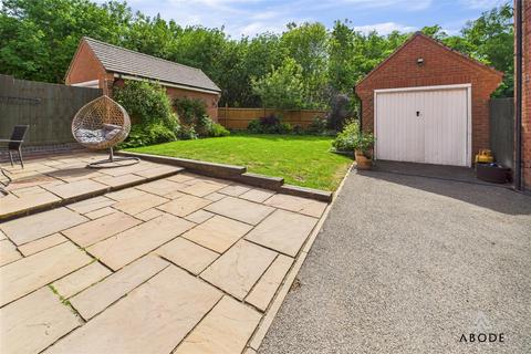 4 bedroom detached house for sale, Essex Drive, Swadlincote DE11