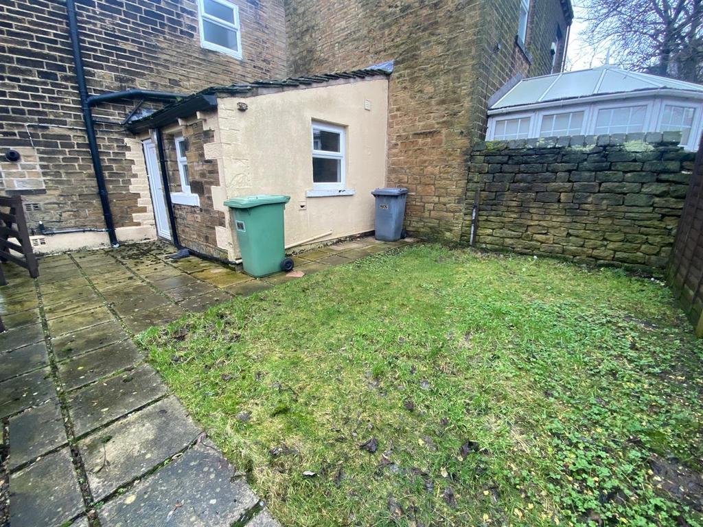 REAR GARDEN .jpg