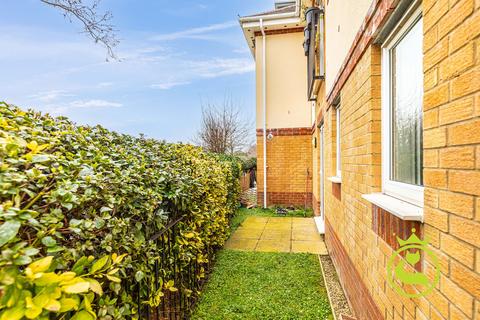 2 bedroom flat for sale, Doulton Gardens, Poole BH14