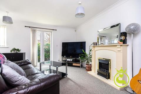 2 bedroom flat for sale, Doulton Gardens, Poole BH14