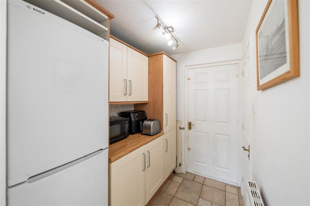 19 Hazel Way internals13.jpg