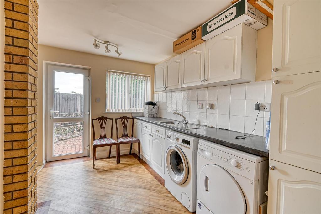 2 Carlton Rise-01.jpg