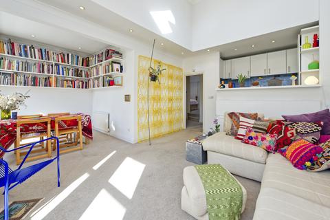 2 bedroom flat for sale, Courtfield Road, London SW7