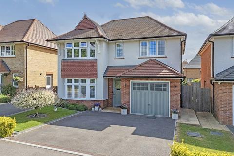 3 bedroom detached house for sale, Dixon Link, Langdon Hills, Basildon, Essex, SS16 5NS
