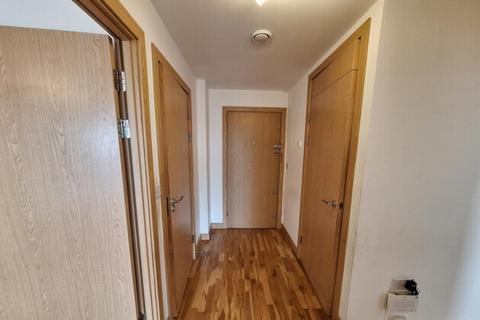 2 bedroom flat to rent, Canon Court, Manor Road, Wallington, SM6