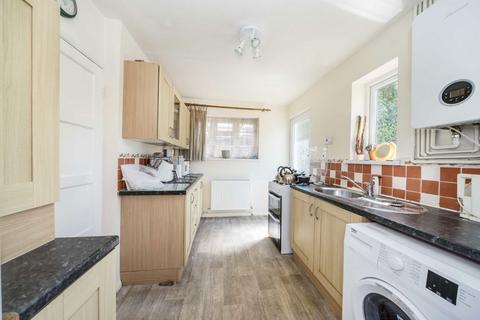 2 bedroom bungalow for sale, Foxholes, Weybridge KT13