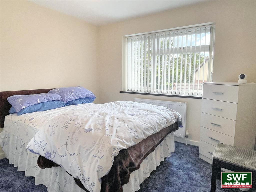 Bed3.jpg