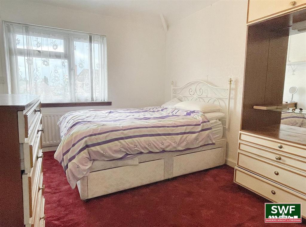 Bed1.jpg