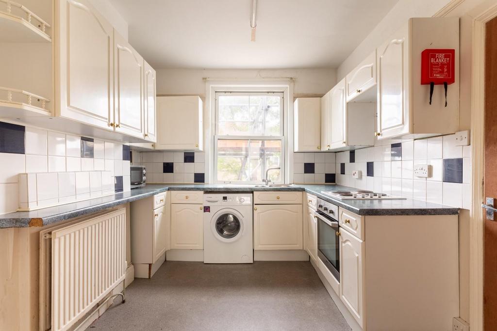 Kitchen (2).jpg