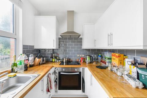 3 bedroom flat to rent, Acton Lane, Chiswick Park, London W4