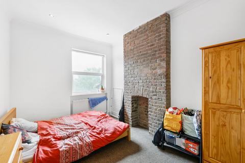 3 bedroom flat to rent, Acton Lane, Chiswick Park, London W4