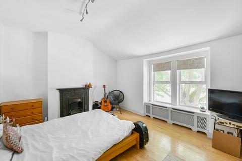 3 bedroom flat to rent, Acton Lane, Chiswick Park, London W4