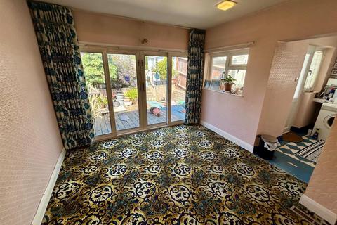 2 bedroom bungalow for sale, Yardley Lane, London