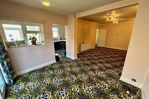 2 bedroom bungalow for sale, Yardley Lane, London