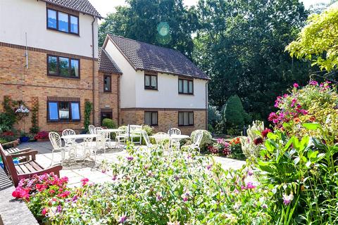 Lakeside Pines, Barrs Avenue, New Milton, Hampshire, BH25