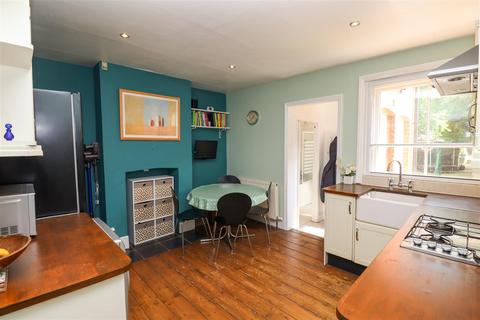 35 Fleet Road, Fleet, GU51 3PJ
