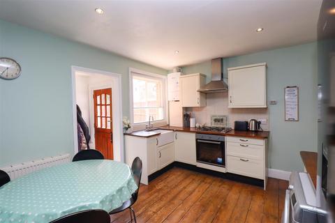 35 Fleet Road, Fleet, GU51 3PJ
