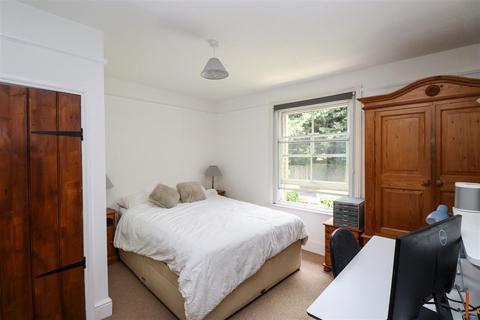 35 Fleet Road, Fleet, GU51 3PJ