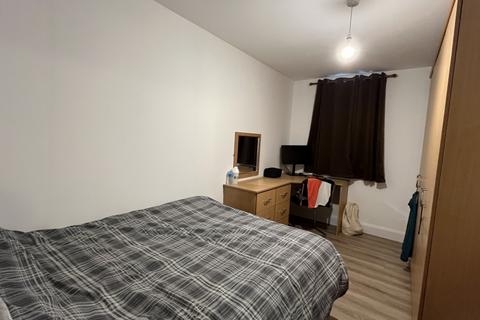 2 bedroom flat to rent, Plymouth Grove, Manchester M13