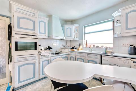 2 bedroom detached bungalow for sale, Milton Crescent, Attenborough, Nottingham