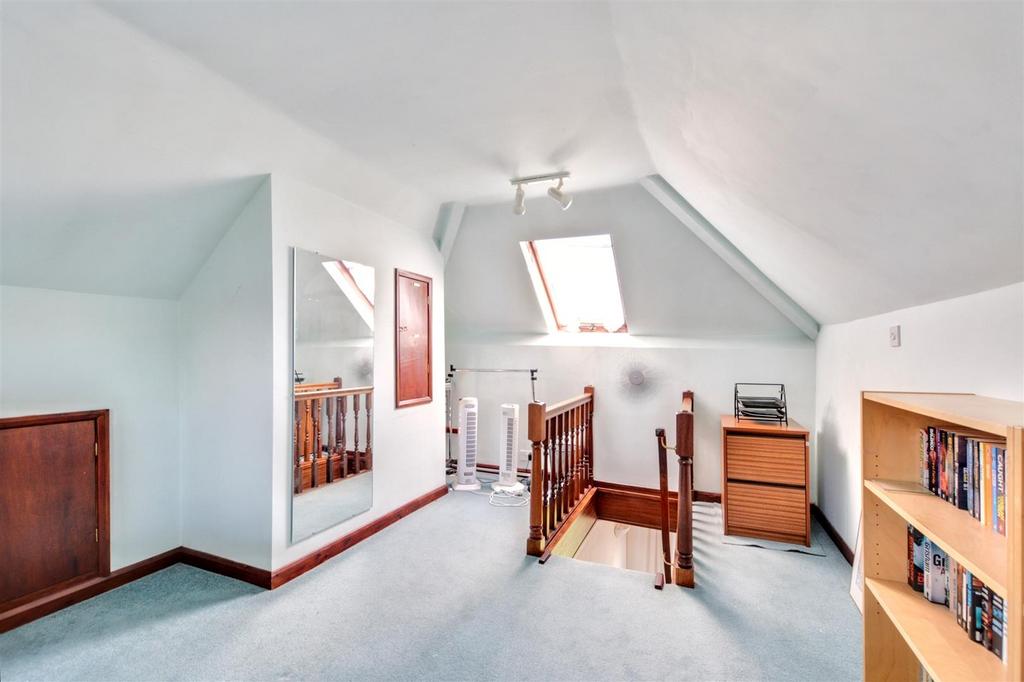 Loft Room 2.jpeg