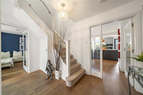 8 Onslow Close, Thames Ditton, KT7 0JH