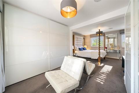 8 Onslow Close, Thames Ditton, KT7 0JH