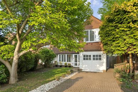 8 Onslow Close, Thames Ditton, KT7 0JH