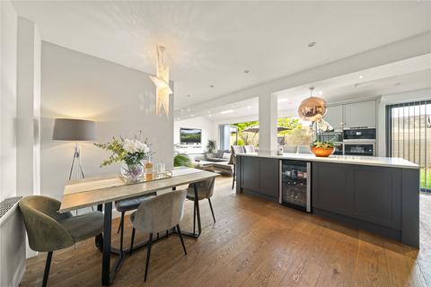 8 Onslow Close, Thames Ditton, KT7 0JH