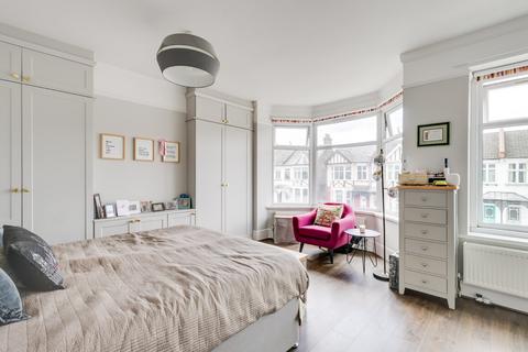 4 bedroom terraced house for sale, Gillingham Road, Cricklewood, NW2