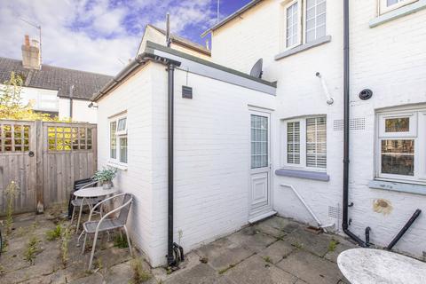 2 bedroom terraced house to rent, Albert Cottages, Clewer Hill Road, Windsor, SL4