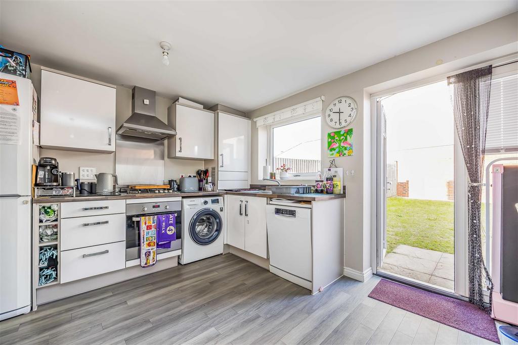 7 Radnor Way Denmead-Small-Portico Marketing-Sold By