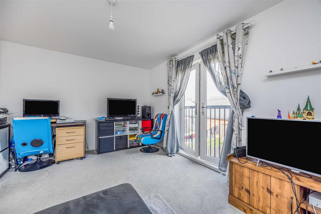 7 Radnor Way Denmead-Small-Portico Marketing-Sold By
