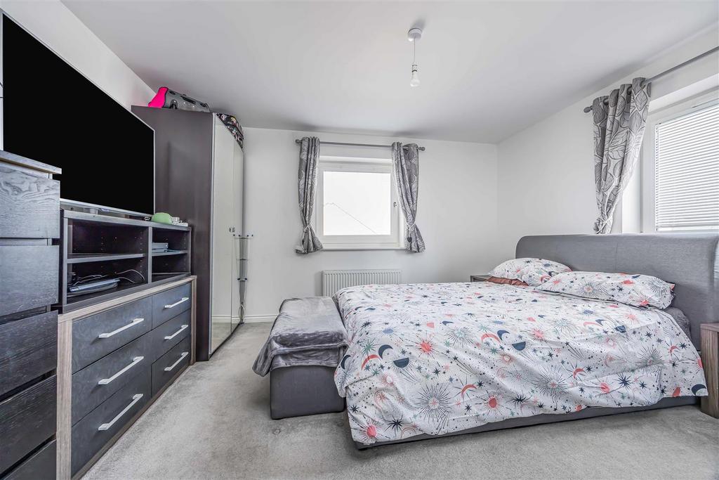 7 Radnor Way Denmead-Small-Portico Marketing-Sold By